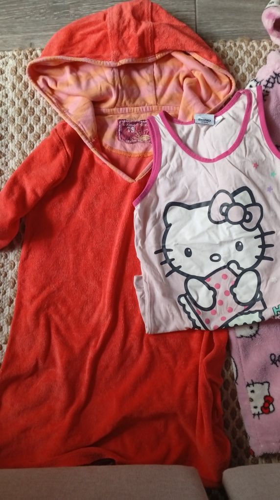 Szlafrok Hello Kitty podkoszulek i ręcznik narzutka na 116-122