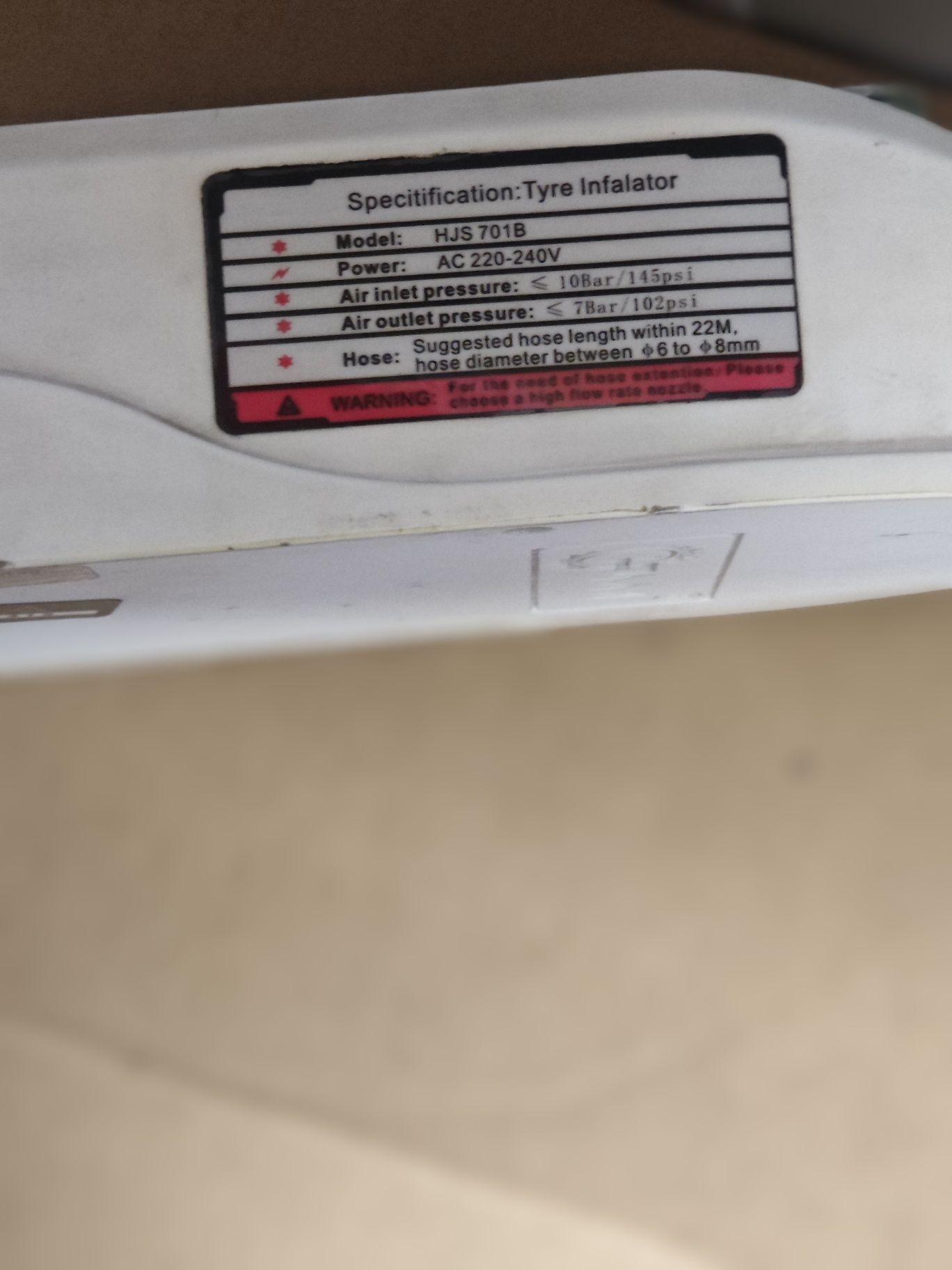 Automat do pompowania kół firmy Asta  HJS701B INFLATOR