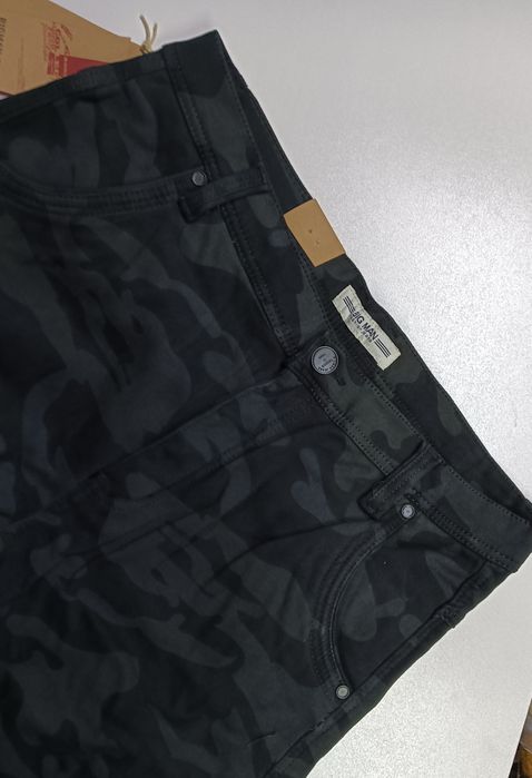 Bojówki ocieplane ciemne moro. Pas 98-100 cm