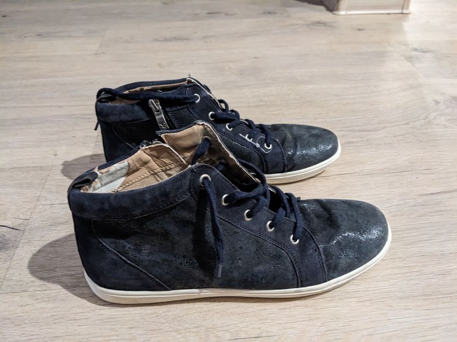 Кросівки Caprice 42