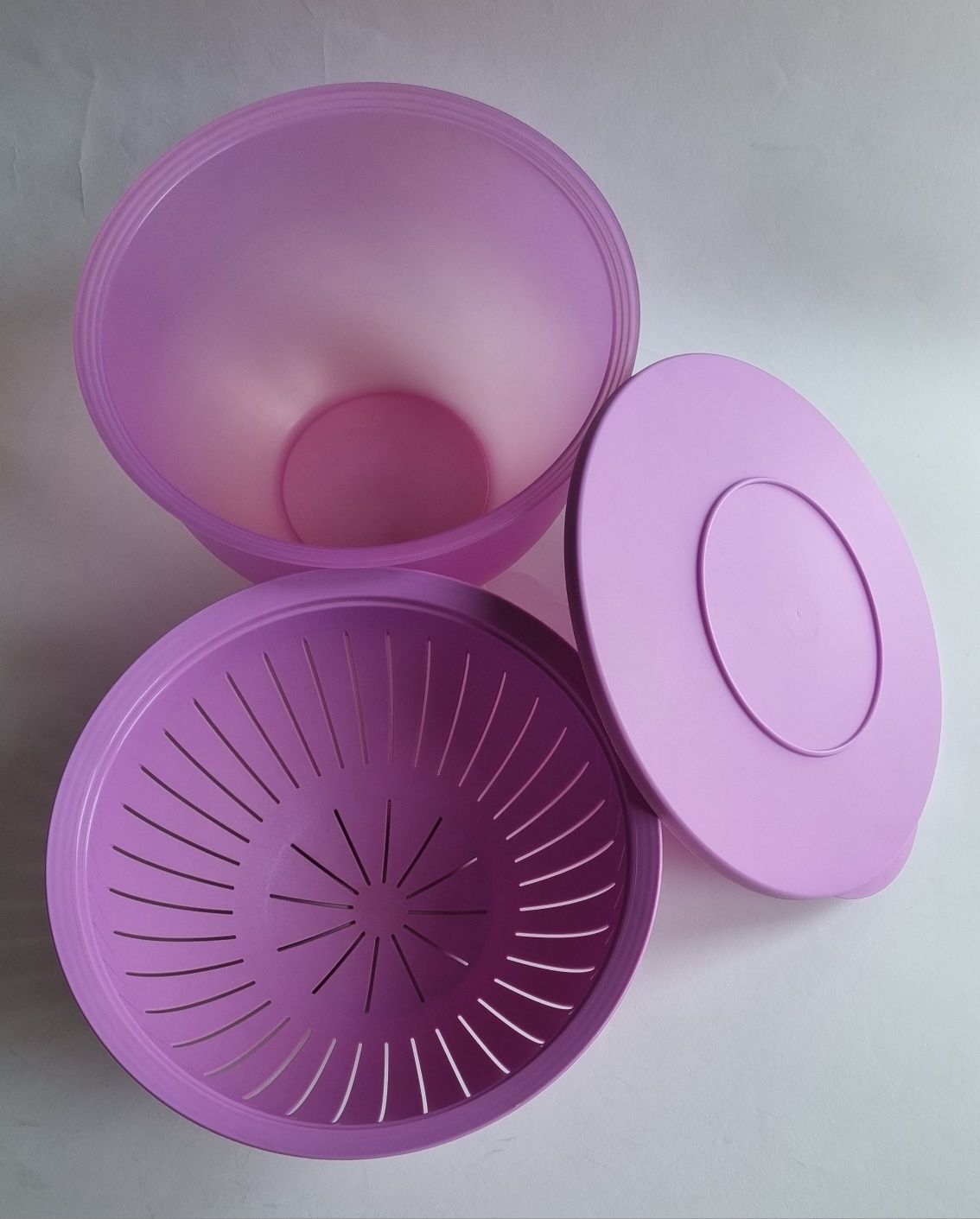 Чаша " Очарование" 4,3 л Tupperware розового цвета