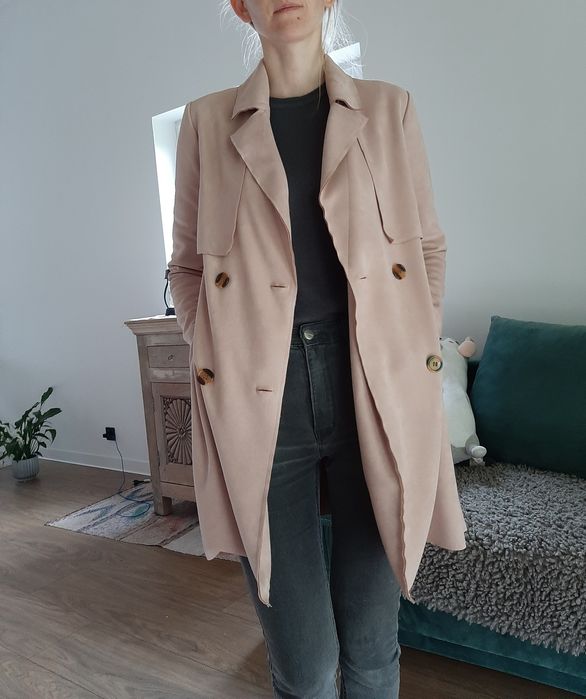 Wiosenny płaszczyk, trencz