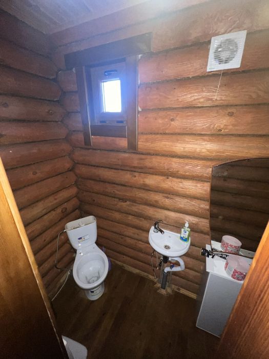 Продається 2х поверховий будинок біля озера у селі Нобель