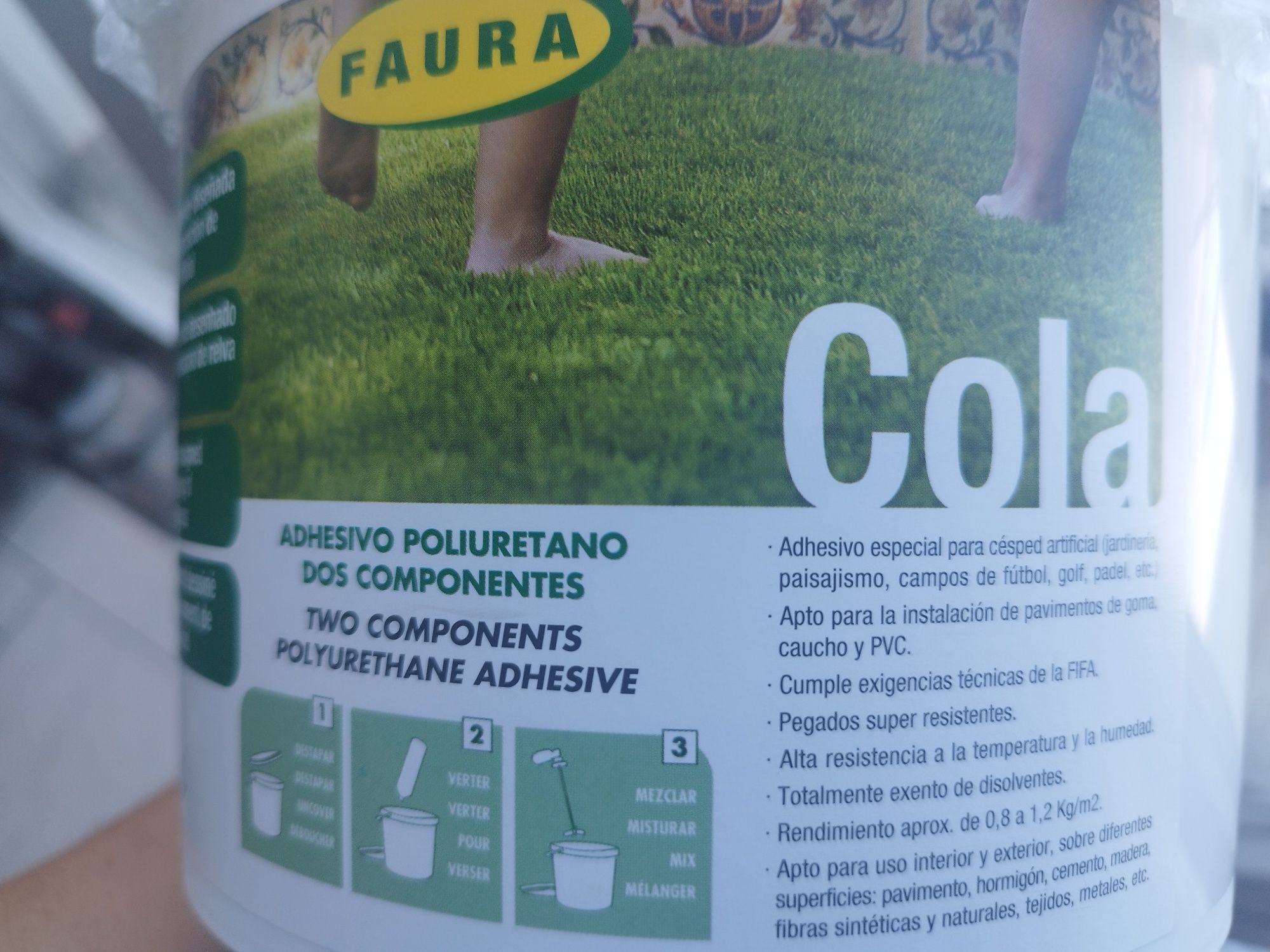 Cola para relva artificial