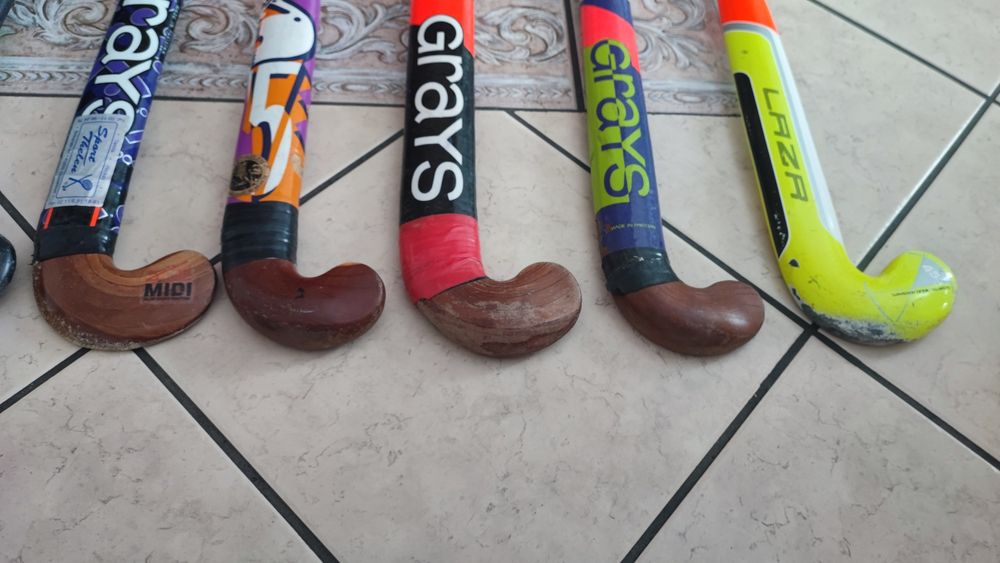 10x kij drewniany do hokeja na trawie + 2x torba