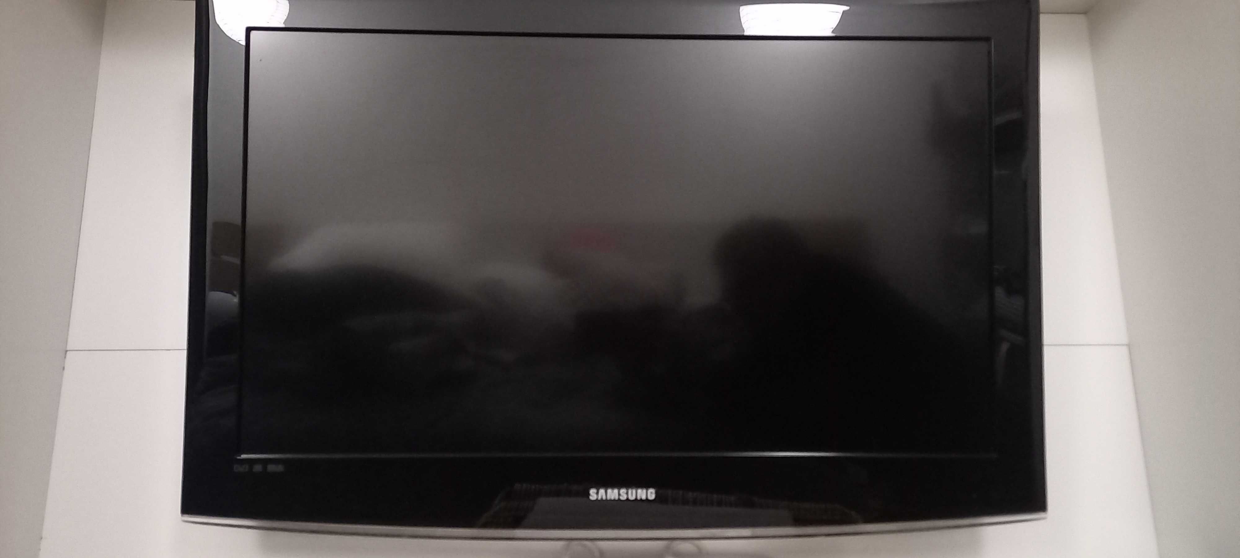 Televisão Samsung 80cm (ler bem o anúncio)