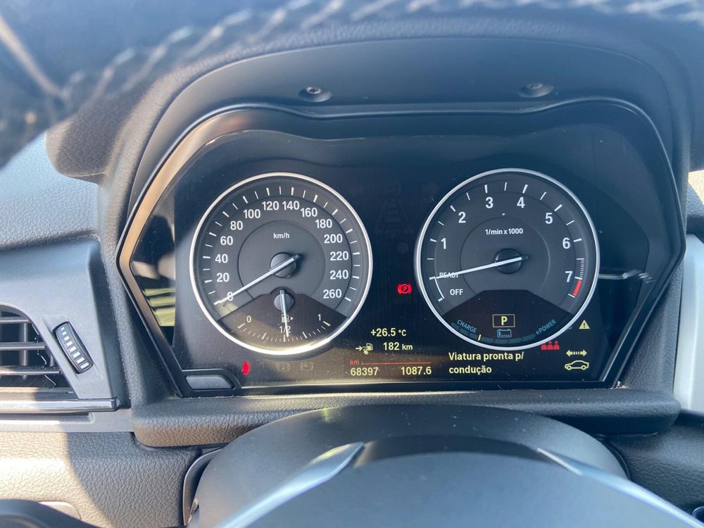 BMW 225Xe de 2018 com apenas 68.000 km