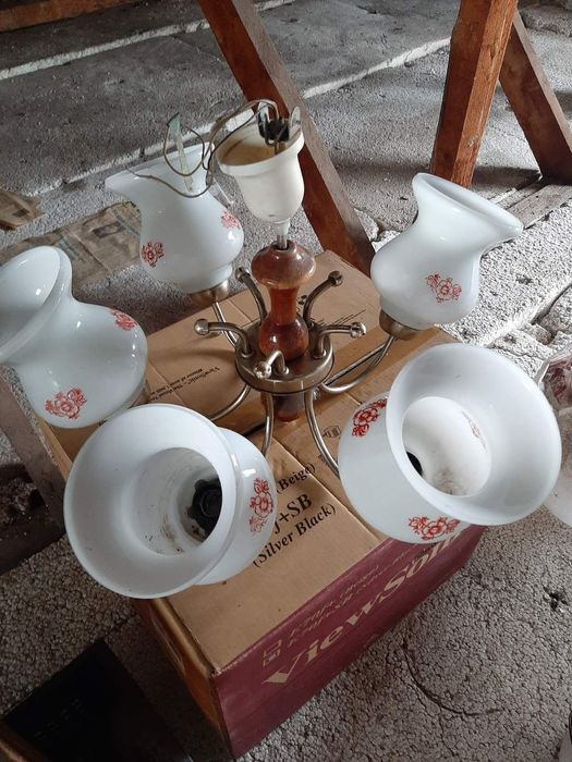 Майже нові люстри,