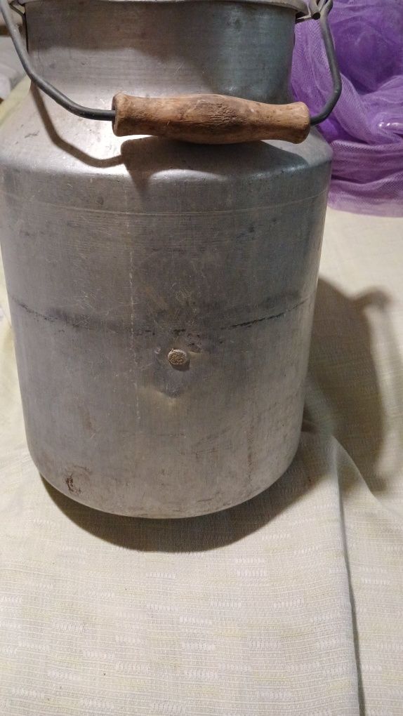 Бидоны аллюм. 10 л,разные