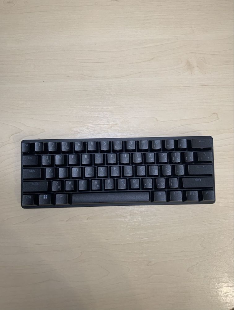 Ігрова клавіатура "Razer Hunstman Mini 60% на фіолетових перемикачах