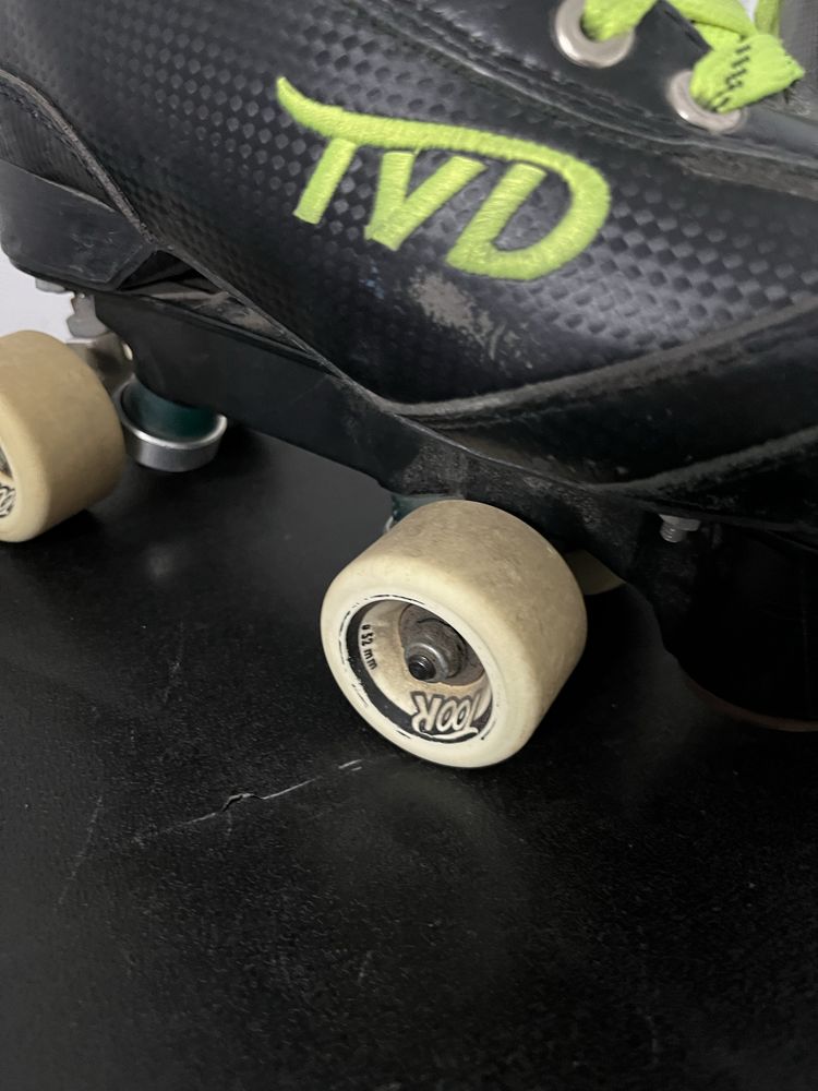 Patins TVD com base de guarda redes