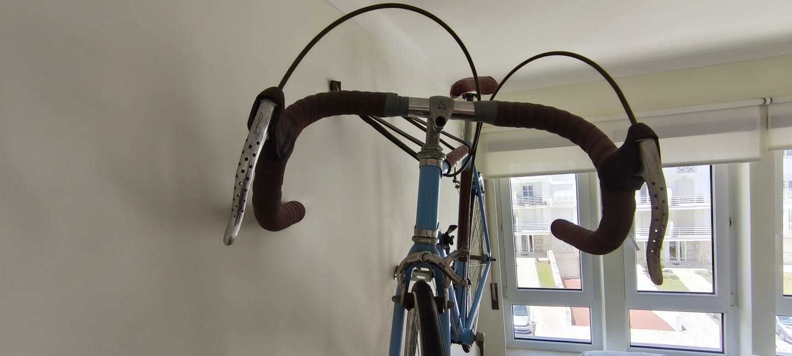 Bicicleta de Ciclismo Antiga Restaurada