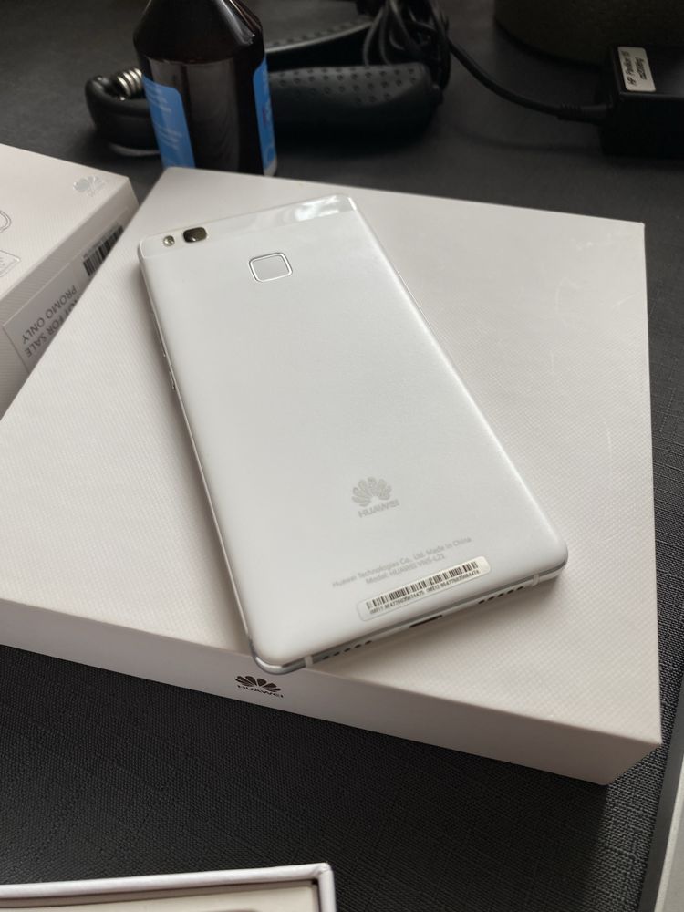 HUAWEI P9 lite + Color Band A1
