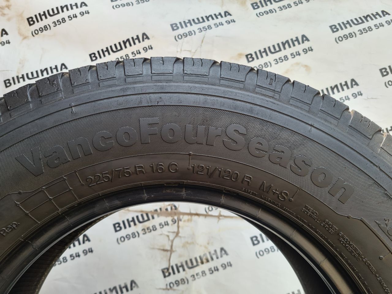 Шини 225/65 R 16C Continental VancoFourSeason. Пара. Колеса склад.