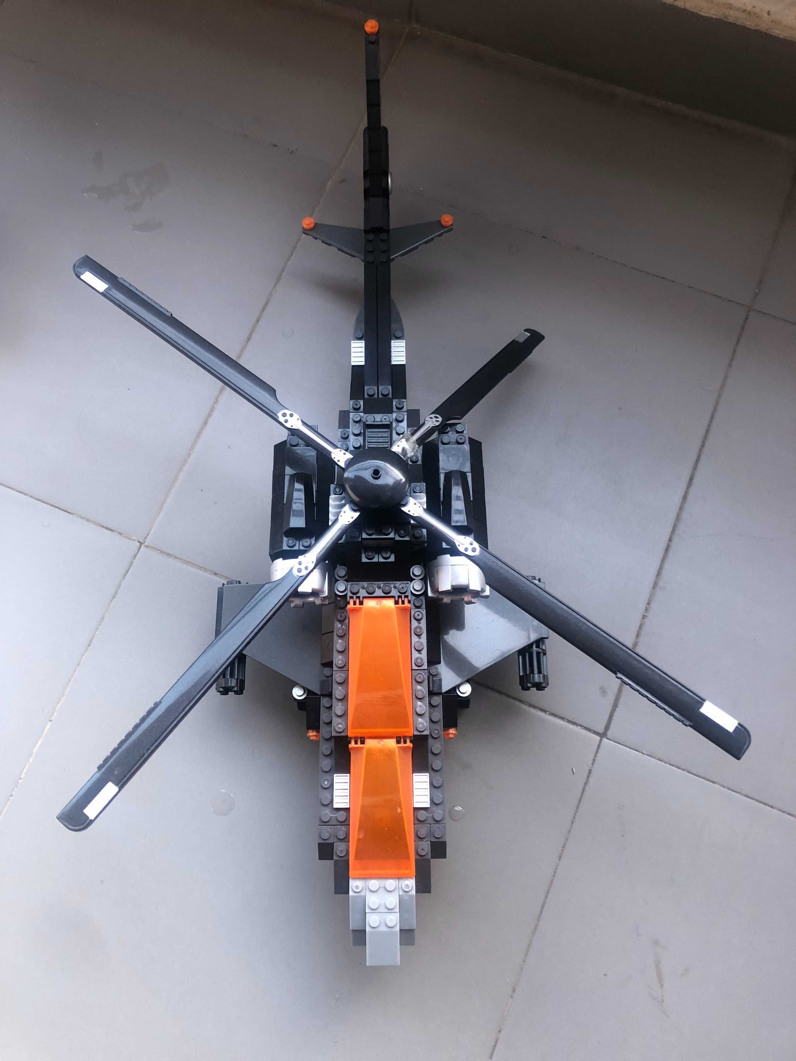 Peças tipo lego (Mega Bloks) - Helicóptero; Lancha e Avião de combate