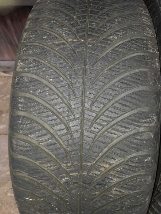 Opony wielosezonowe Goodyear R16
