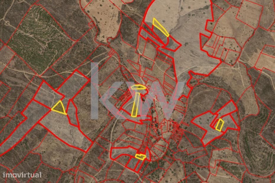 Conjunto de 6 Terrenos Rústicos com uma área total de 10100m2 perto de