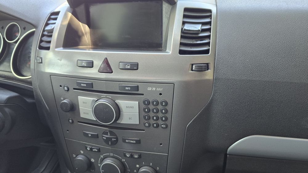 Opel Zafira B 1.9 CDTI Економна та простора сімейна

2

Машина