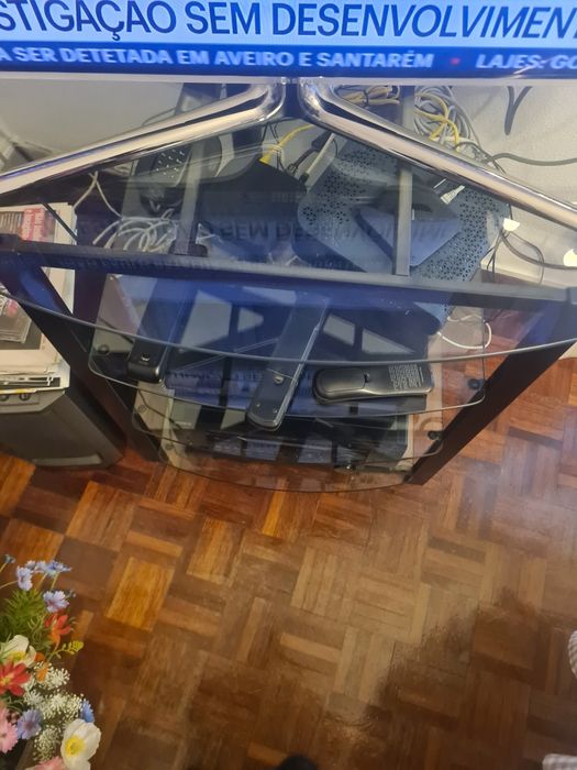 Mesa de vidro para TV