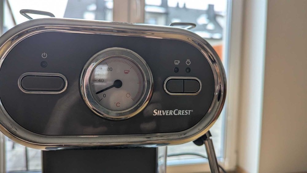 Ekspres do kawy kolbowy SilverCrest ze spieniaczem do mleka