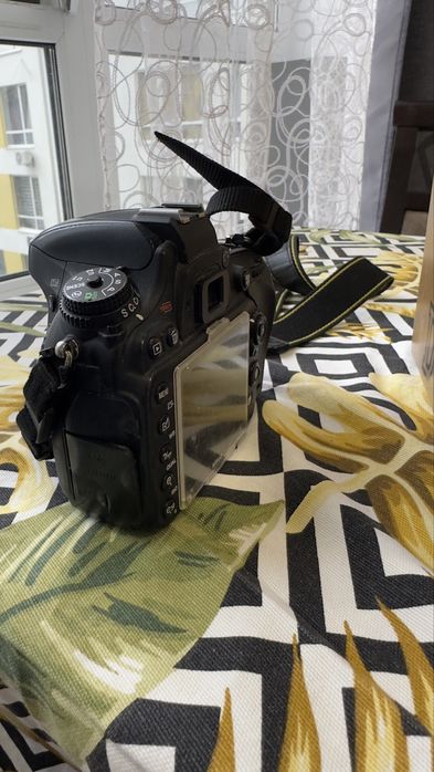 Продам повнокадровий (full frame) фотоапарат Nikon D610