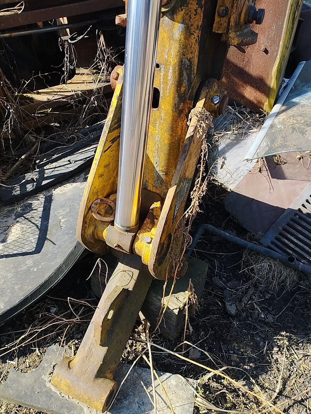 Jcb 3cx spalona, uszkodzona na części