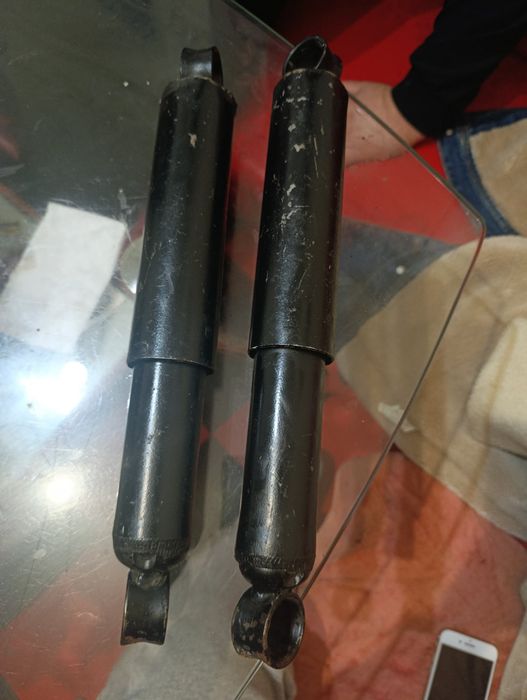 Продам амортизаторы на Москвич