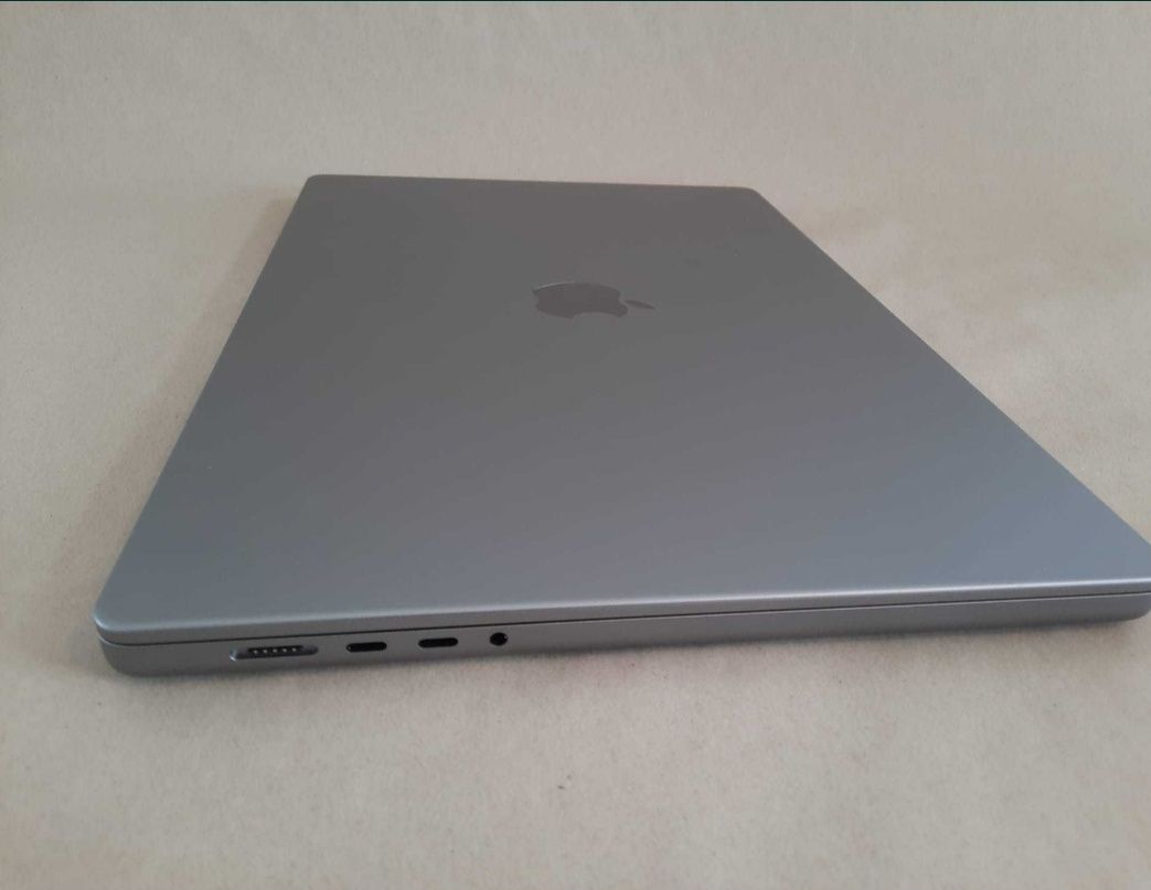 MacBook Pro 16" M1 (2021)