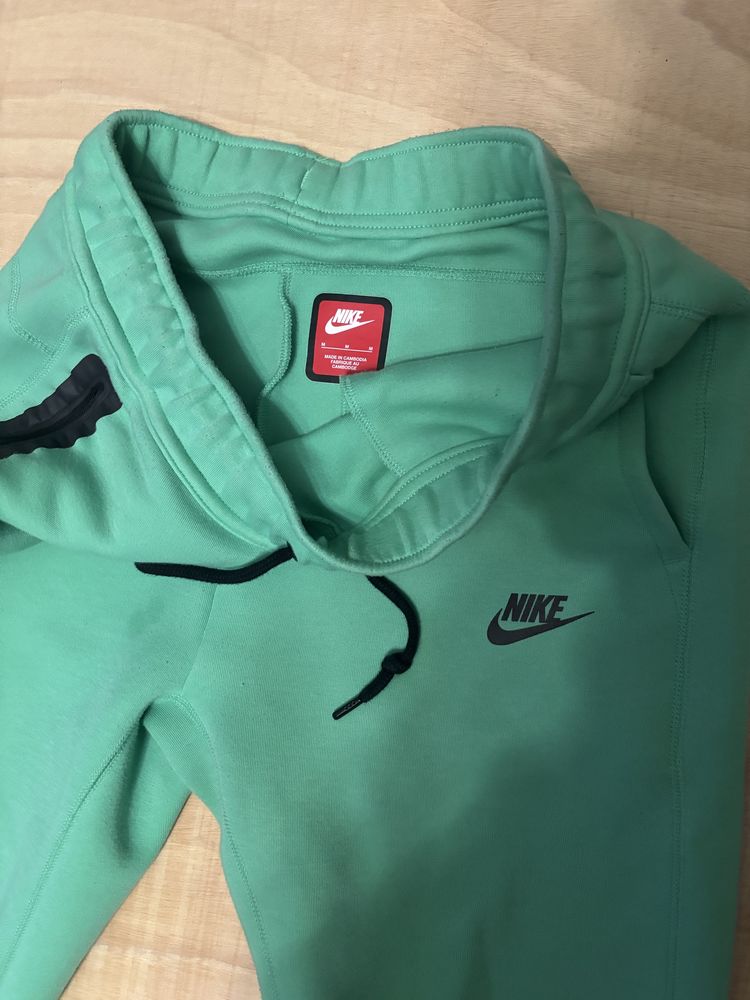 nike tech fleece
