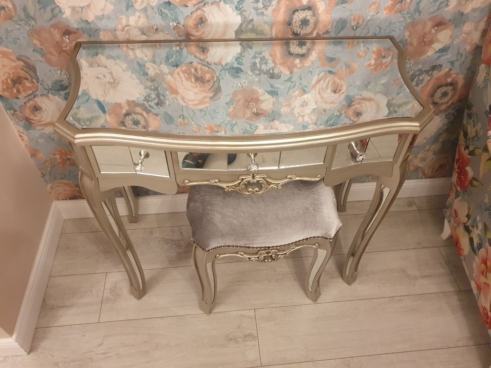 Toaletka Vintage