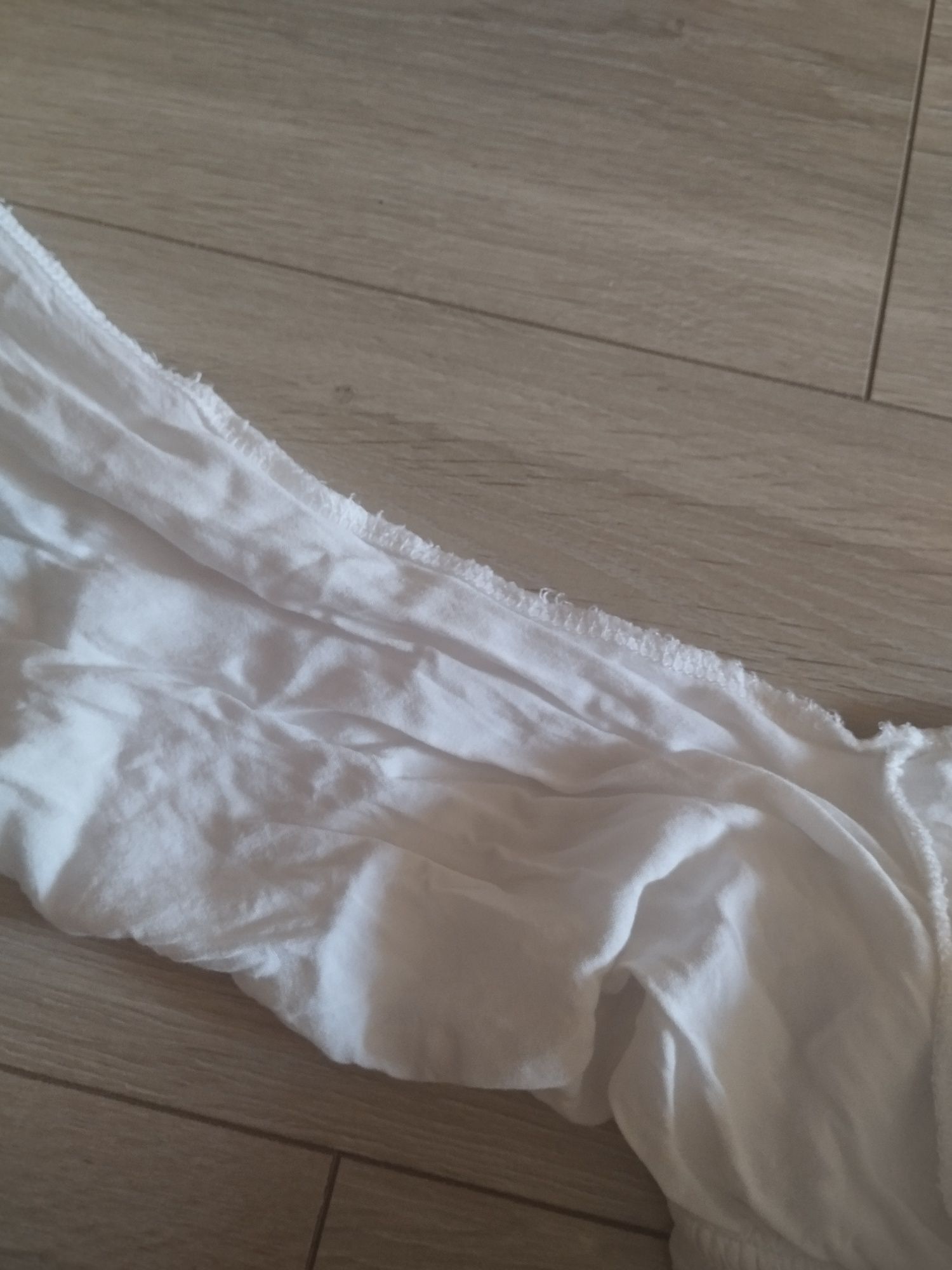 Elegancka biała bluzka hiszpanka z długim rękawem cienka 100% wiskoza