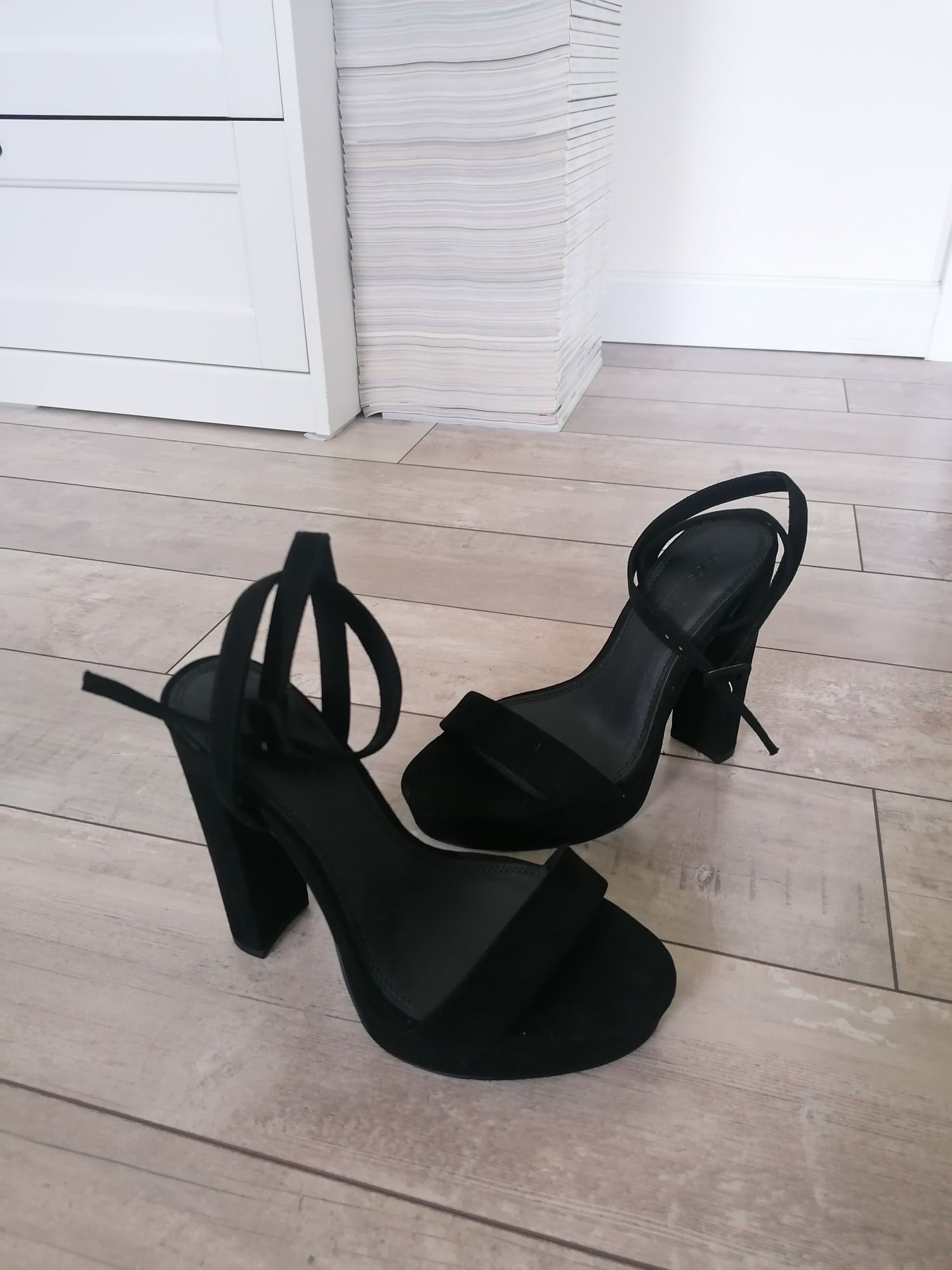 Buty damskie Asos, sandały czarne zamszowe rozmiar 5 (38), nowe