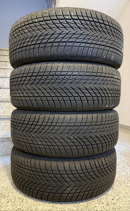 Opony zimowe 235/50/19 Good Year Ultra Grip Performance 3