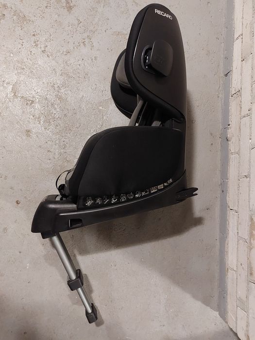 Fotelik Recaro Optiafix 9-18 kg