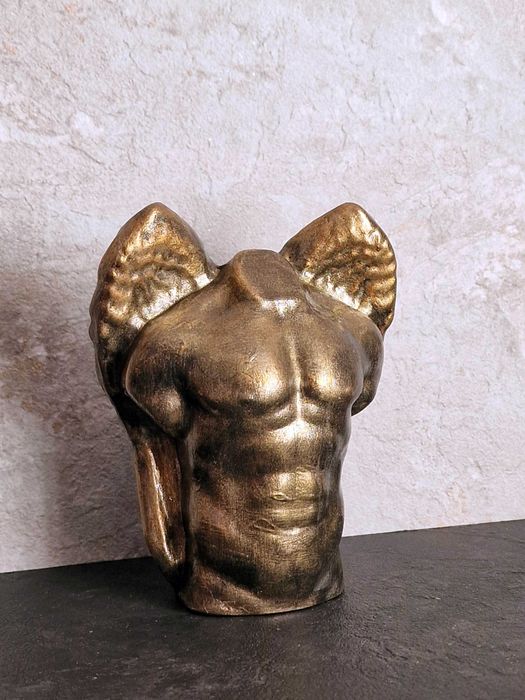 Męski anioł figurka z gipsu, wys. 11,3 cm