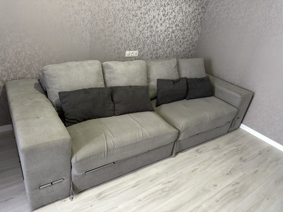 Продам великий диван в гарному стані