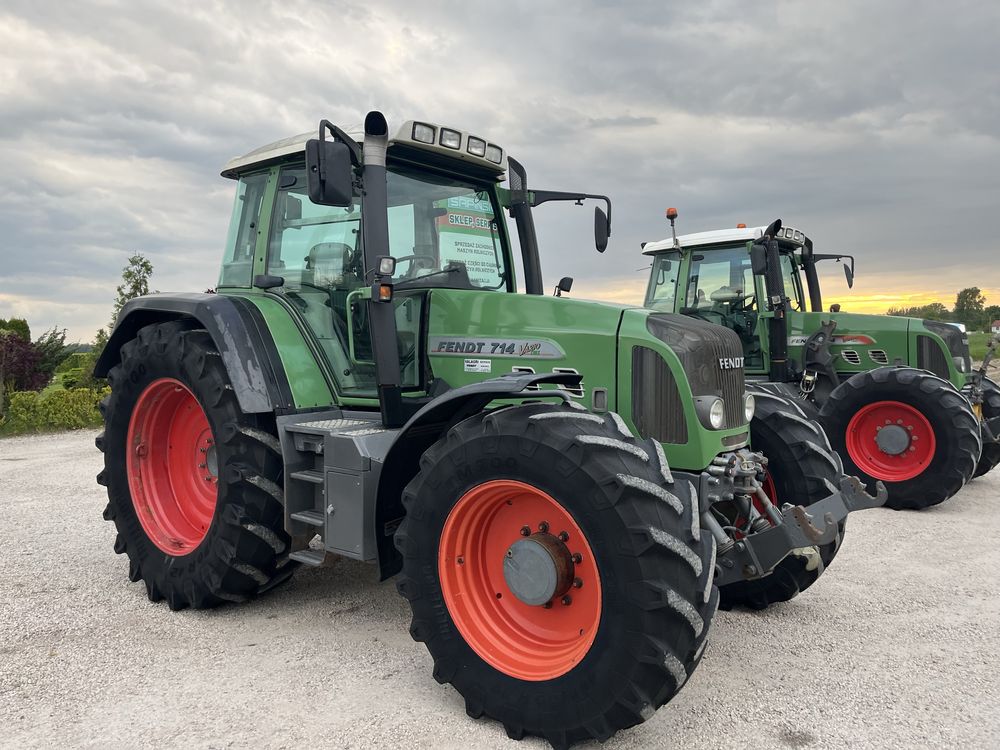 Fendt 714 Vario TMS Com 3 2009 Rok Tuz Wom Fendt 714 Tuz Com2 2004 Rok