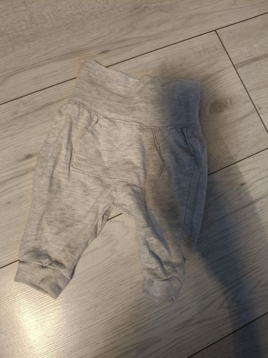 Spodenki bawełniane niemowlęce rozm 50 stan n dobry