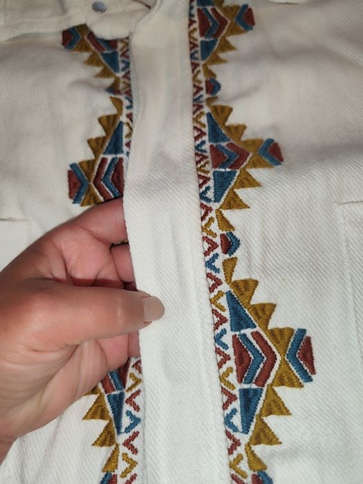 Сорочка з вишивкою, розмір М, в ідеальному стані