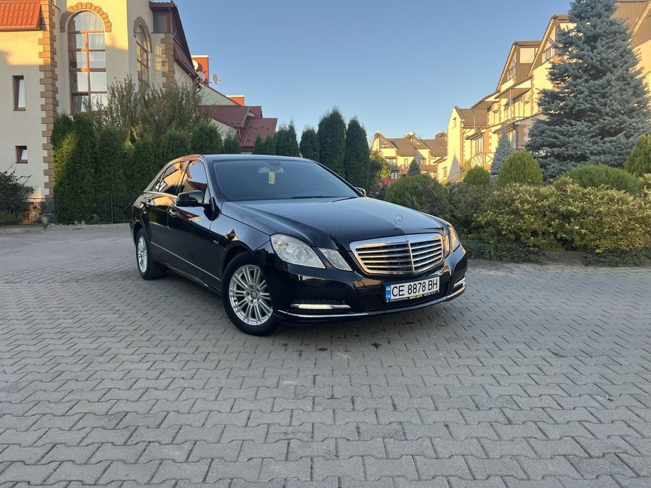 Mersedes-Benz  E212