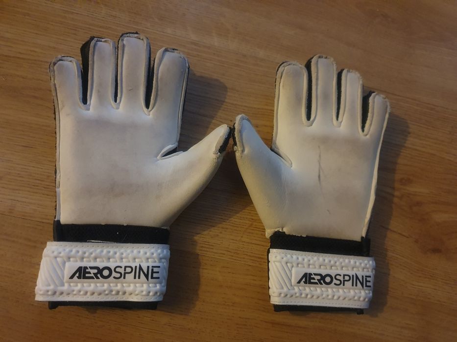 Rękawice bramkarskie Sondico AeroSpine rozmiar.5 dla chłopca