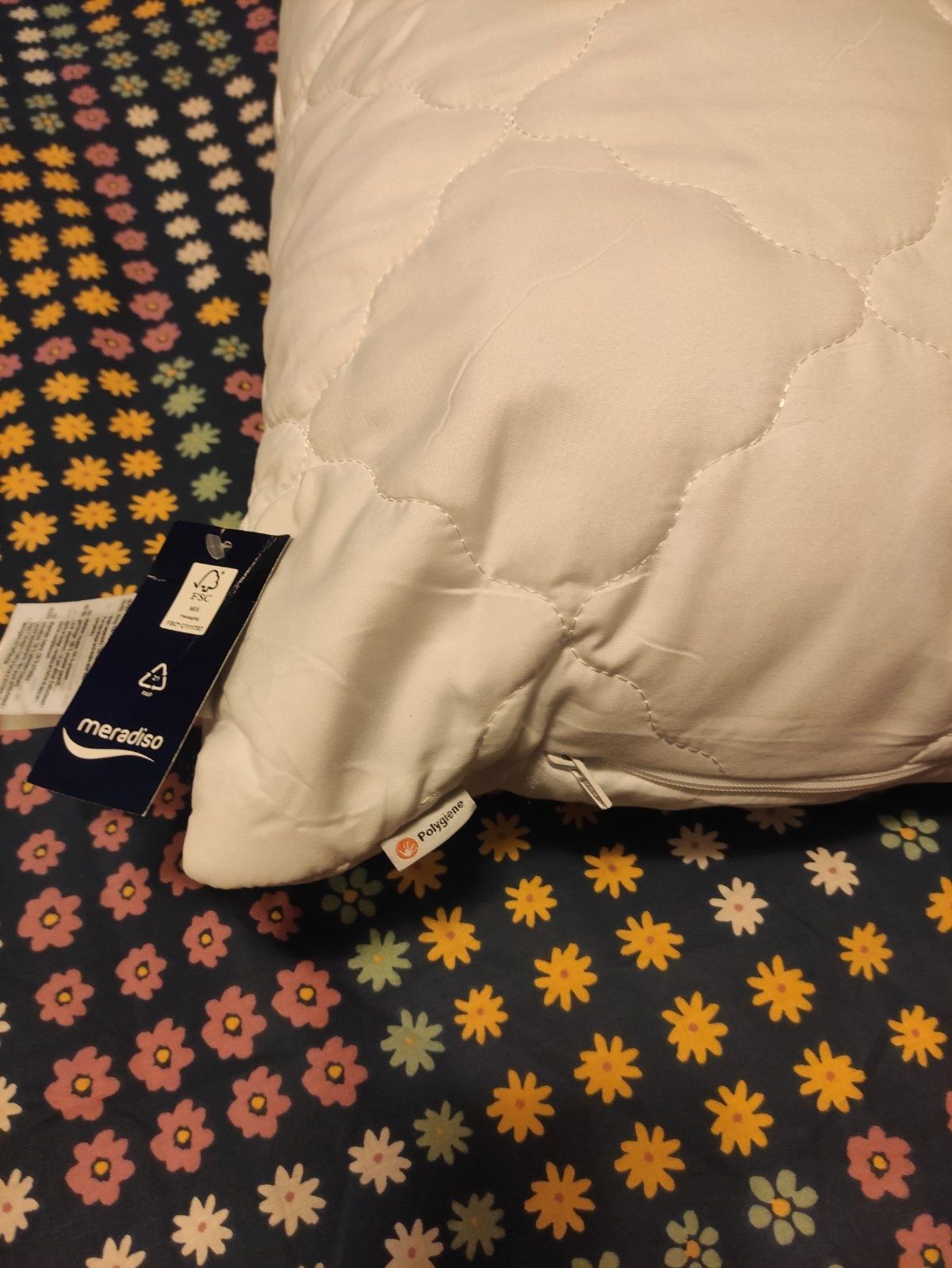 Подушка для сну Meradiso