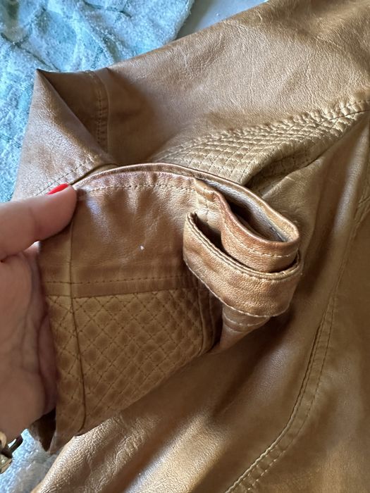 Куртка из эко кожи.