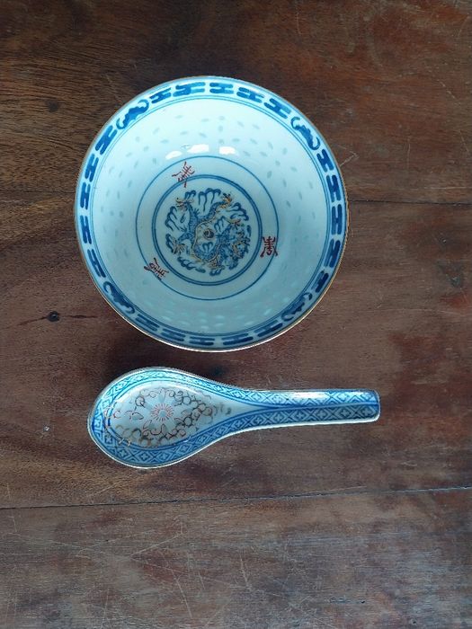 Taca e colher orientais