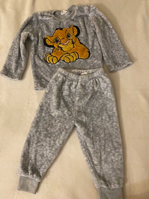 Пижама плюшевая Disney на 2 года .