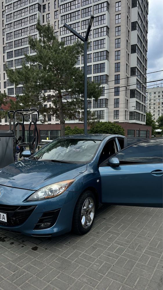 Продам Mazda 3 2011