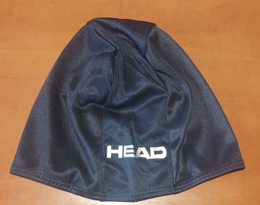 Czepek firmy Head