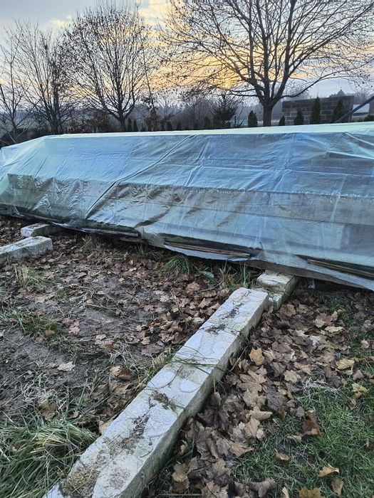 Bale z drewna, starodrzew.