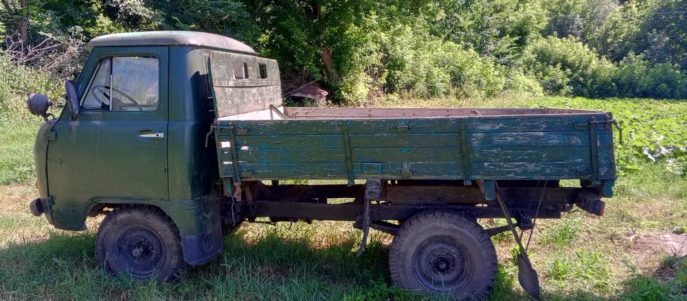 УАЗ бортовий 3303