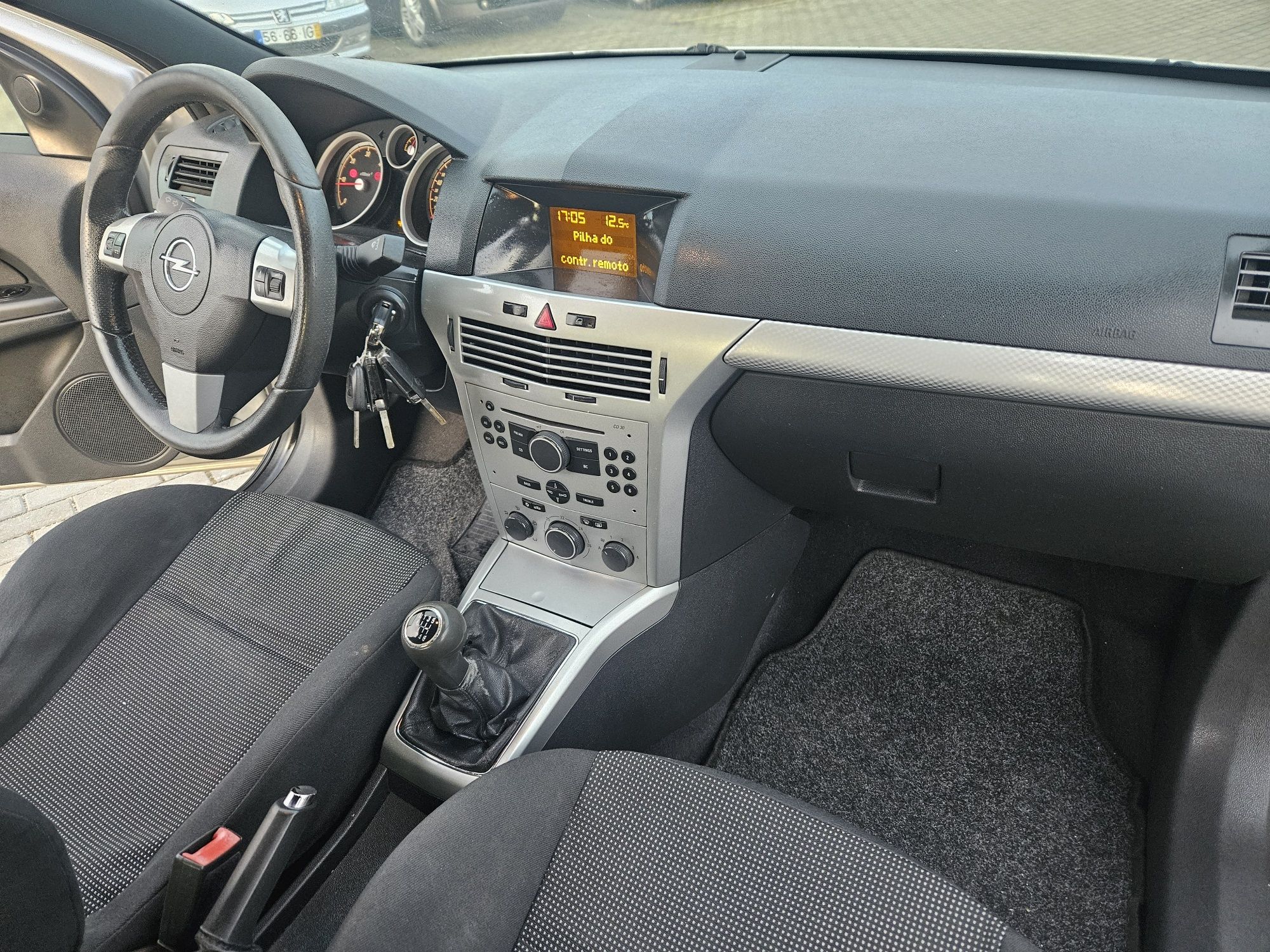 Opel Astra GTC 1.3 cdti 70€/Mês